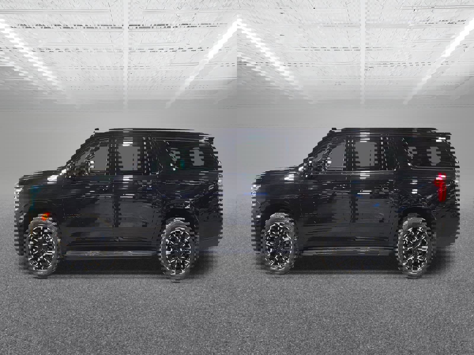 Used 2021 Chevrolet Suburban RST image 1