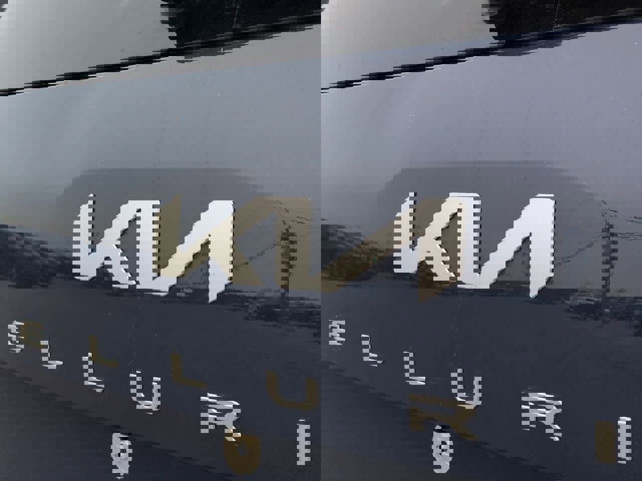 Used 2024 Kia Telluride S image 10