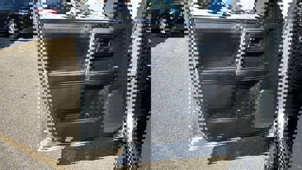 Certified 2019 Toyota 4Runner SR5 Premium image 8