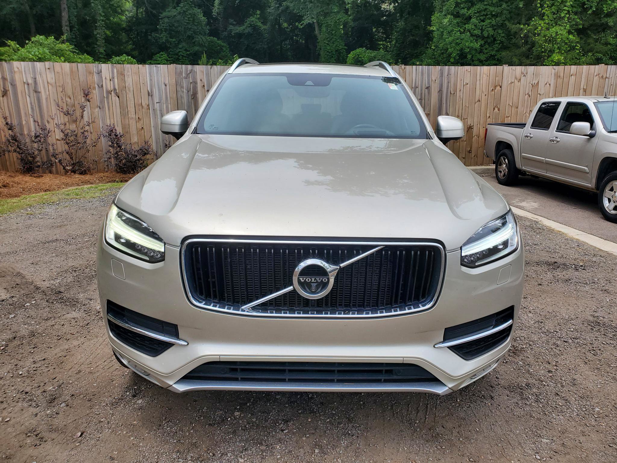 Used 2017 Volvo XC90 T6 Momentum w/ Vision Package AWD/4WD image 9