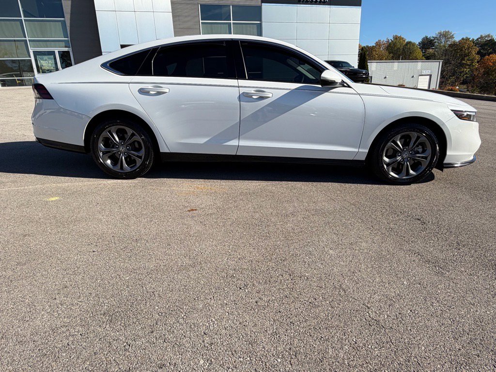Used 2023 Honda Accord EX-L image 5