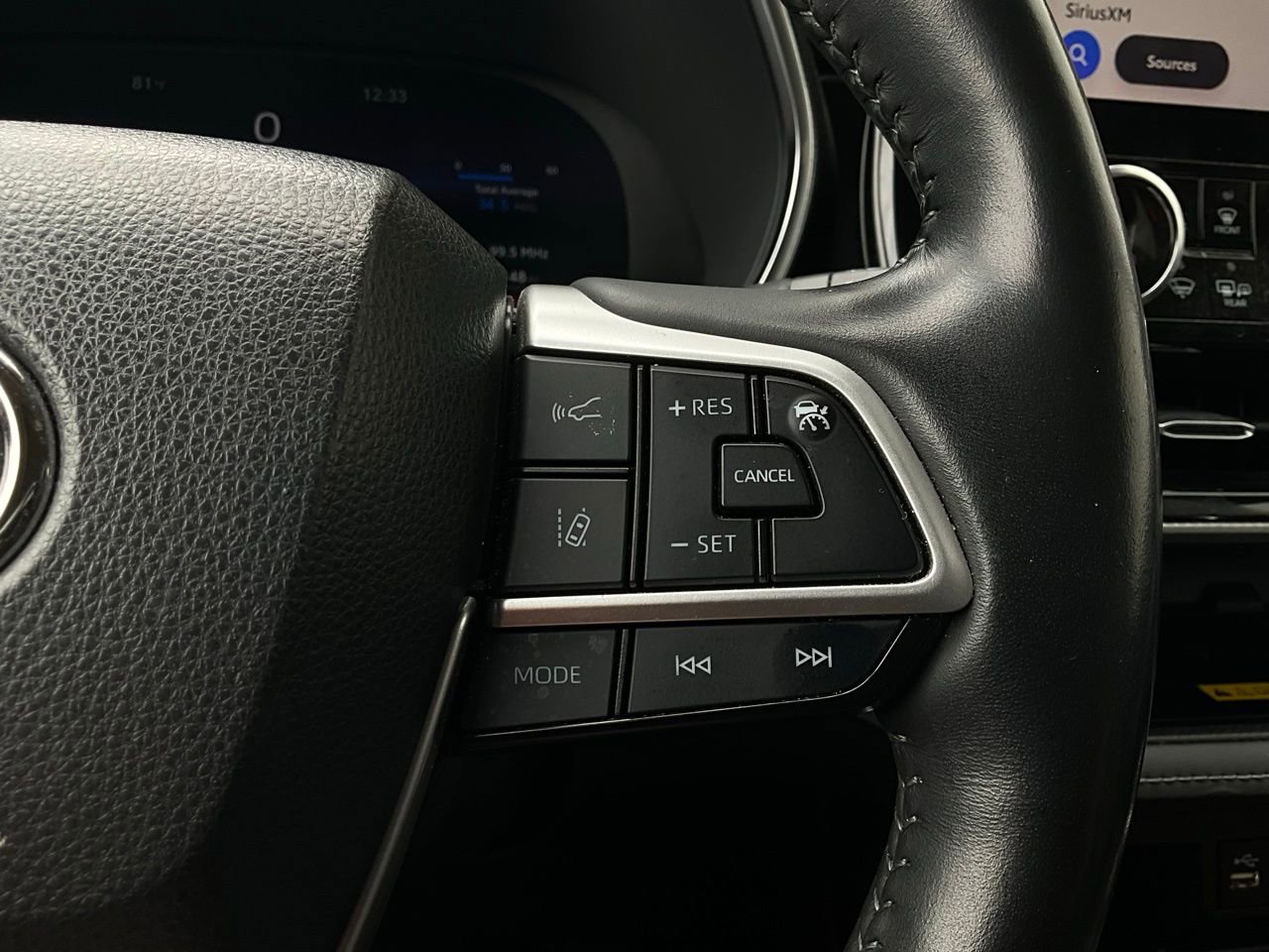 Used 2023 Toyota Highlander Platinum image 42