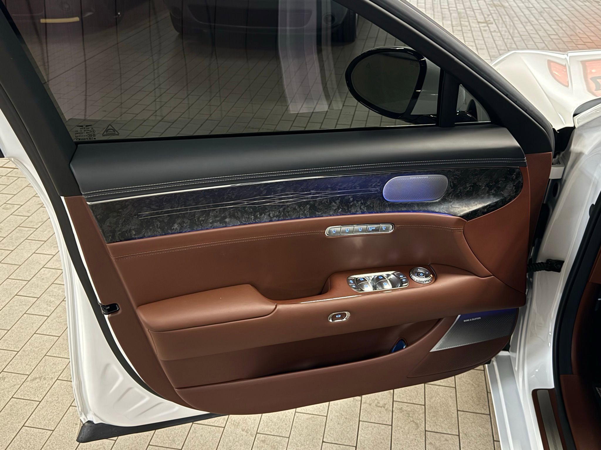 Used 2025 Genesis G90 3.5T image 7