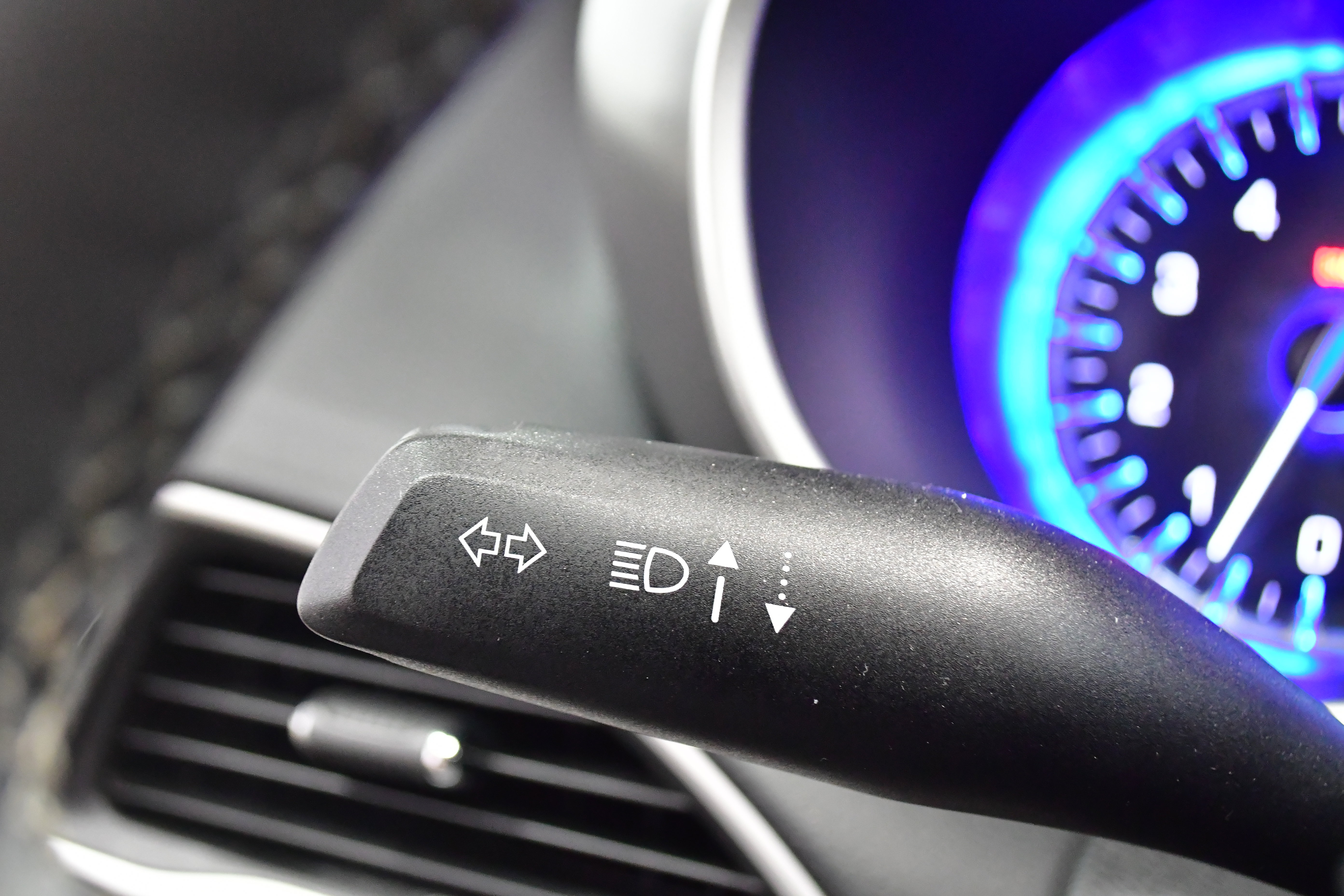 Used 2023 Chrysler Pacifica Touring-L image 40