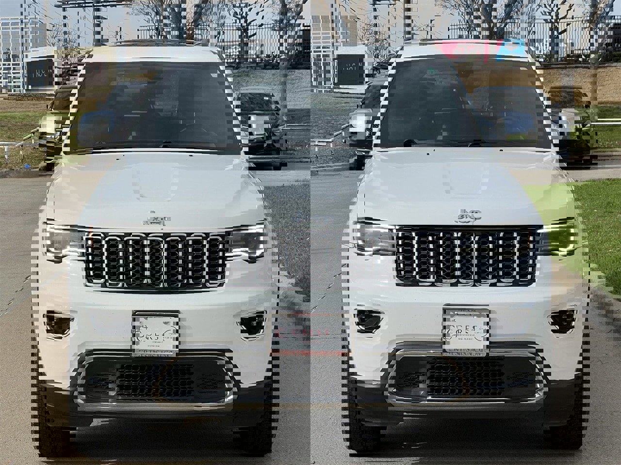 Used 2017 Jeep Grand Cherokee Limited w/ Luxury Group II image 7