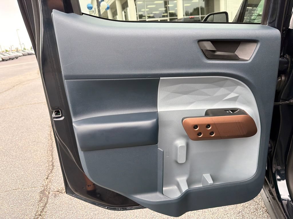 Used 2023 Ford Maverick Lariat FWD image 21