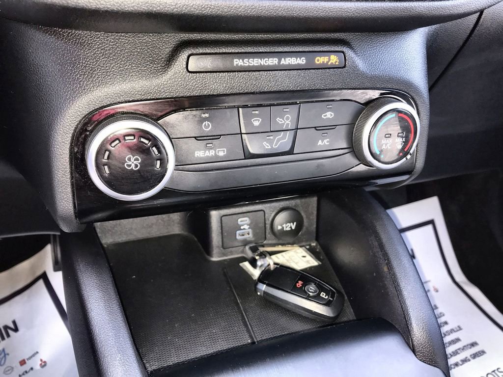 Used 2022 Ford Escape SE image 18