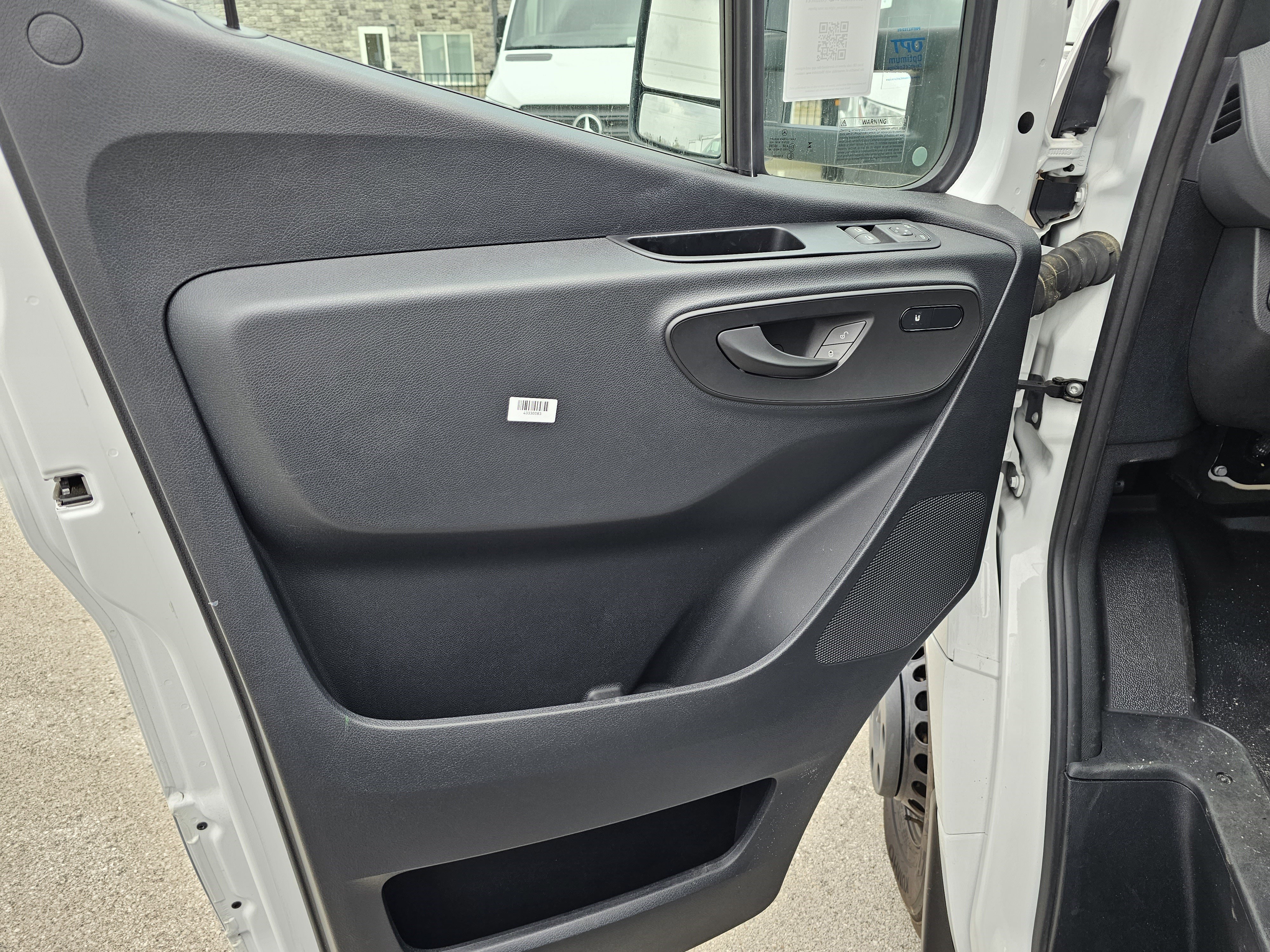 Used 2024 Mercedes-Benz Sprinter 4500 image 14