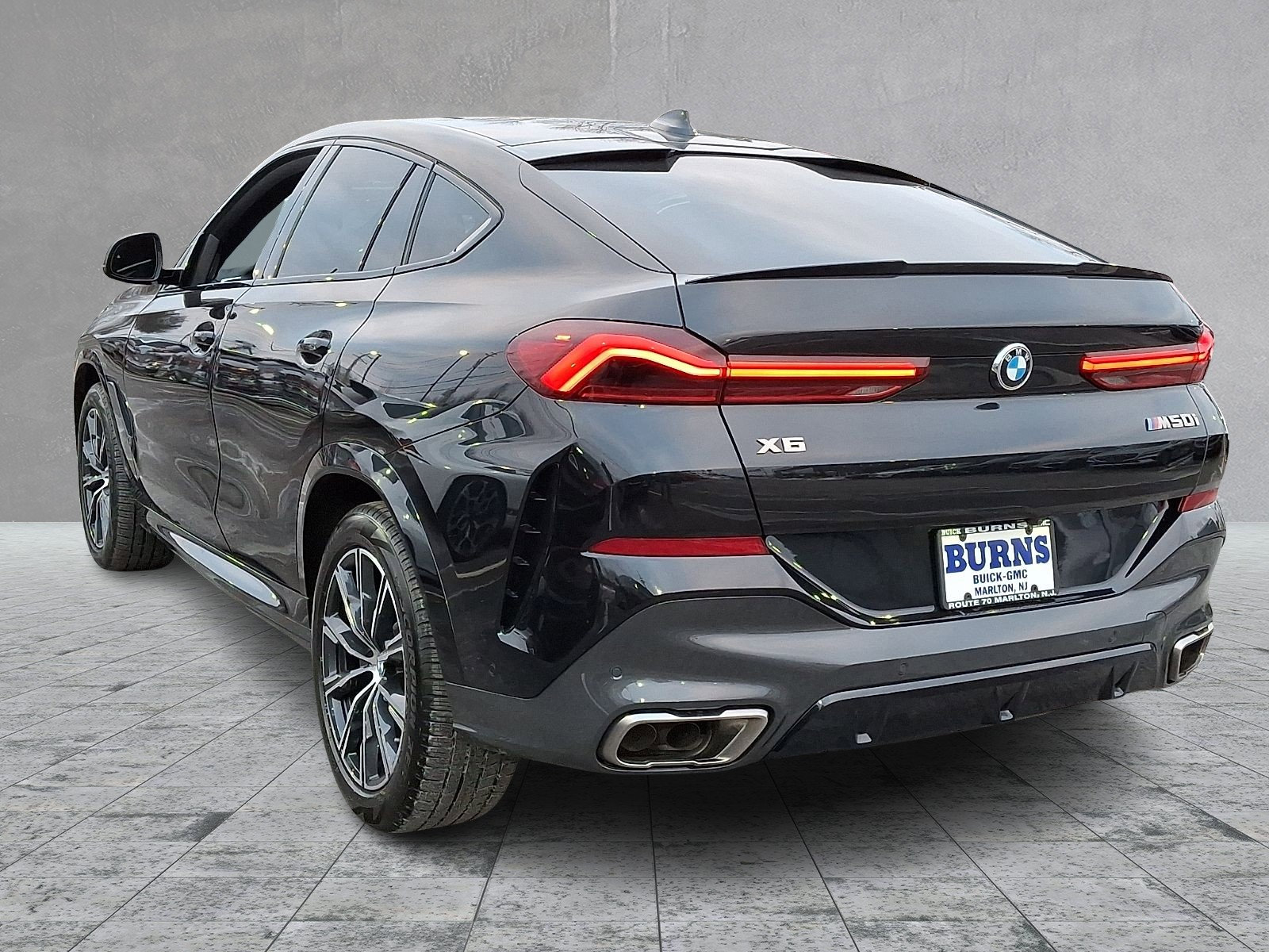 Used 2023 BMW X6 M50i w/ Executive Package image 7