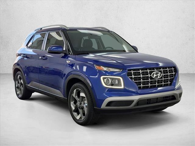 Certified 2025 Hyundai Venue Limited FWD image 3