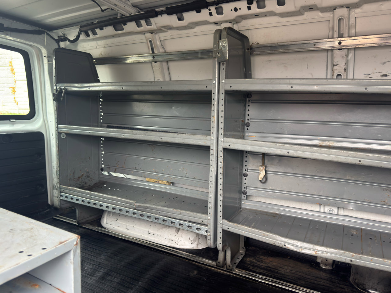 Used 2015 Chevrolet Express 3500 image 34