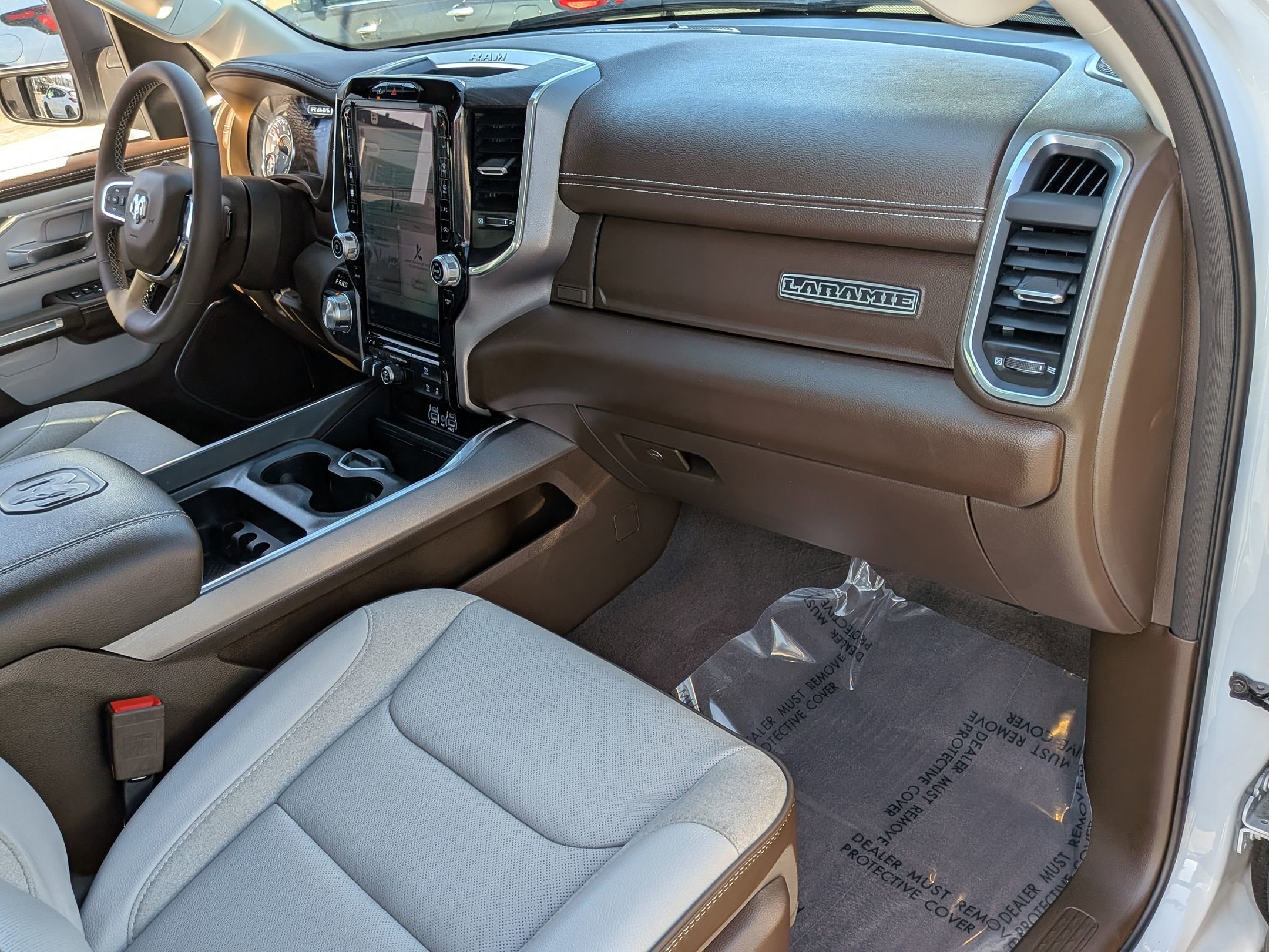 Used 2025 RAM 1500 Laramie w/ Trailer Tow Group AWD/4WD image 33