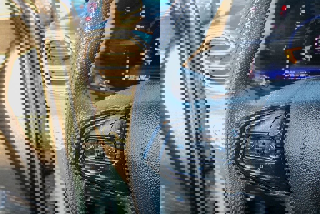 Used 2025 Chevrolet TrailBlazer LT AWD/4WD image 21