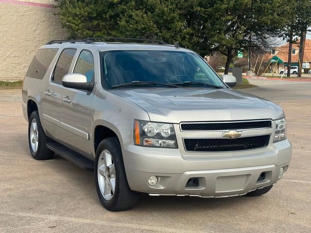 Used 2008 Chevrolet Suburban LT image 1