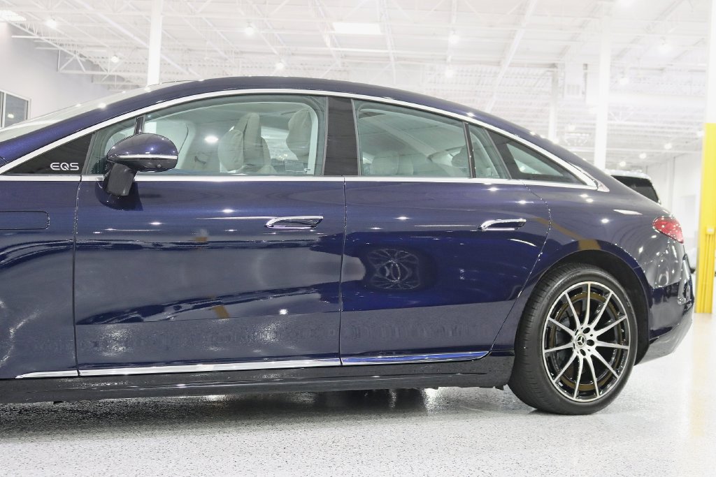 Used 2023 Mercedes-Benz EQS 580 4MATIC Sedan image 3