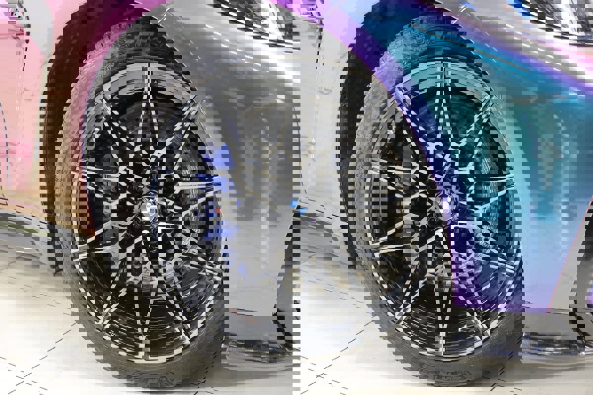 Used 2021 BMW M4 Competition w/ Executive Package RWD image 13