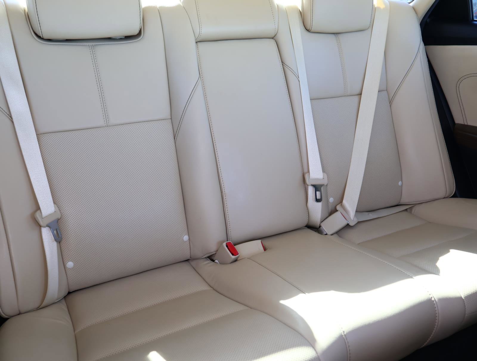 Used 2016 Toyota Avalon Limited w/ Toyota Safety Sense Package image 20