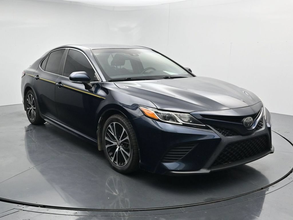 Used 2018 Toyota Camry SE w/ Convenience Package FWD image 2