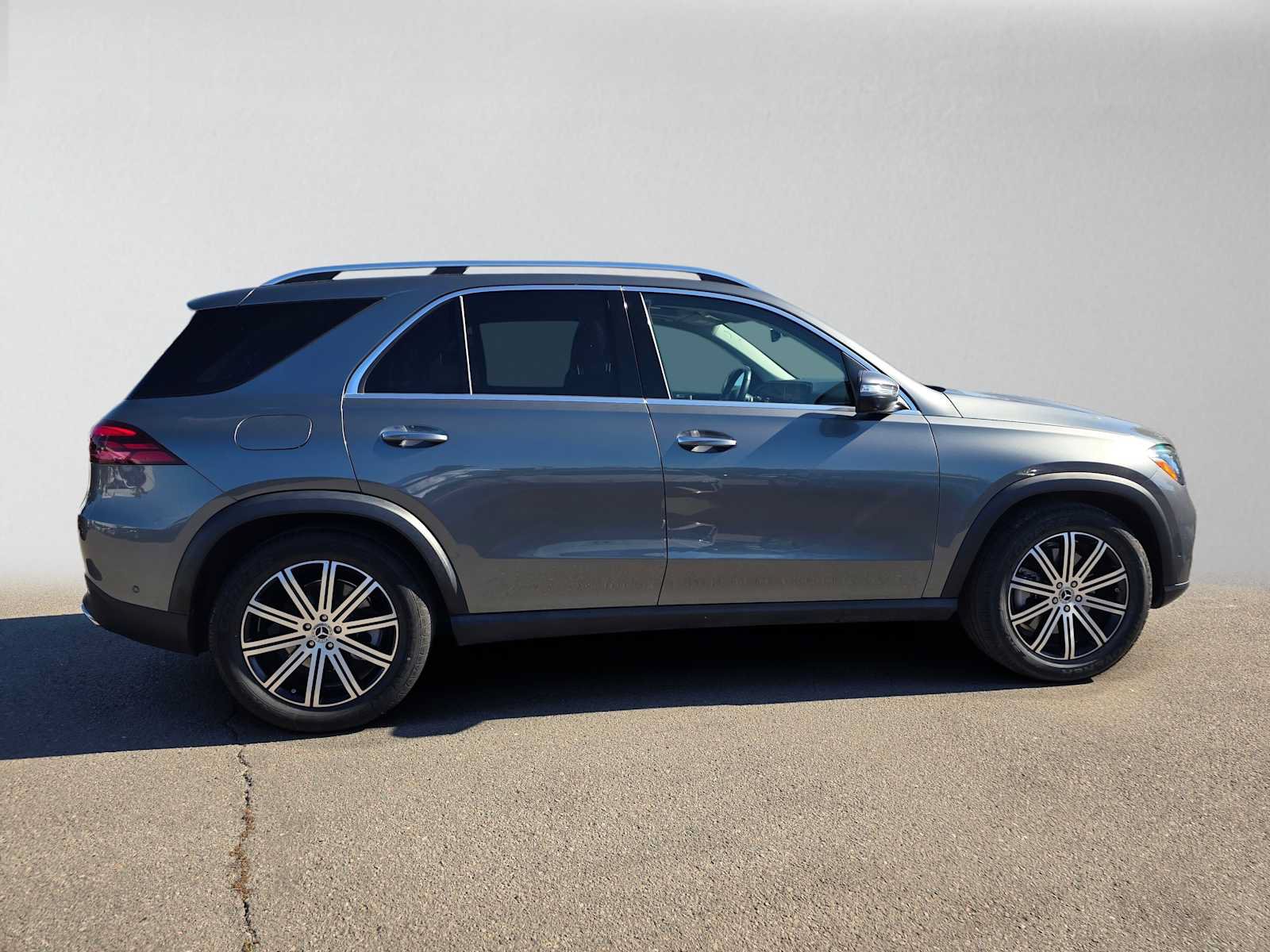 Used 2024 Mercedes-Benz GLE 450 4MATIC image 2