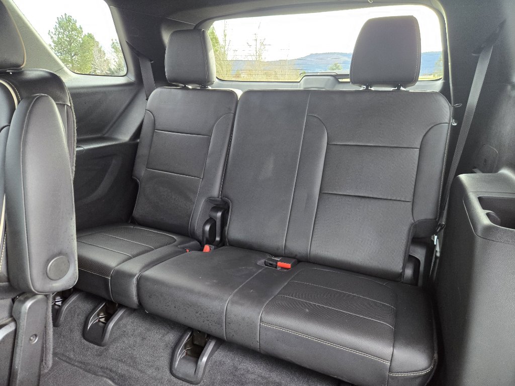 Used 2023 Chevrolet Traverse Premier image 21