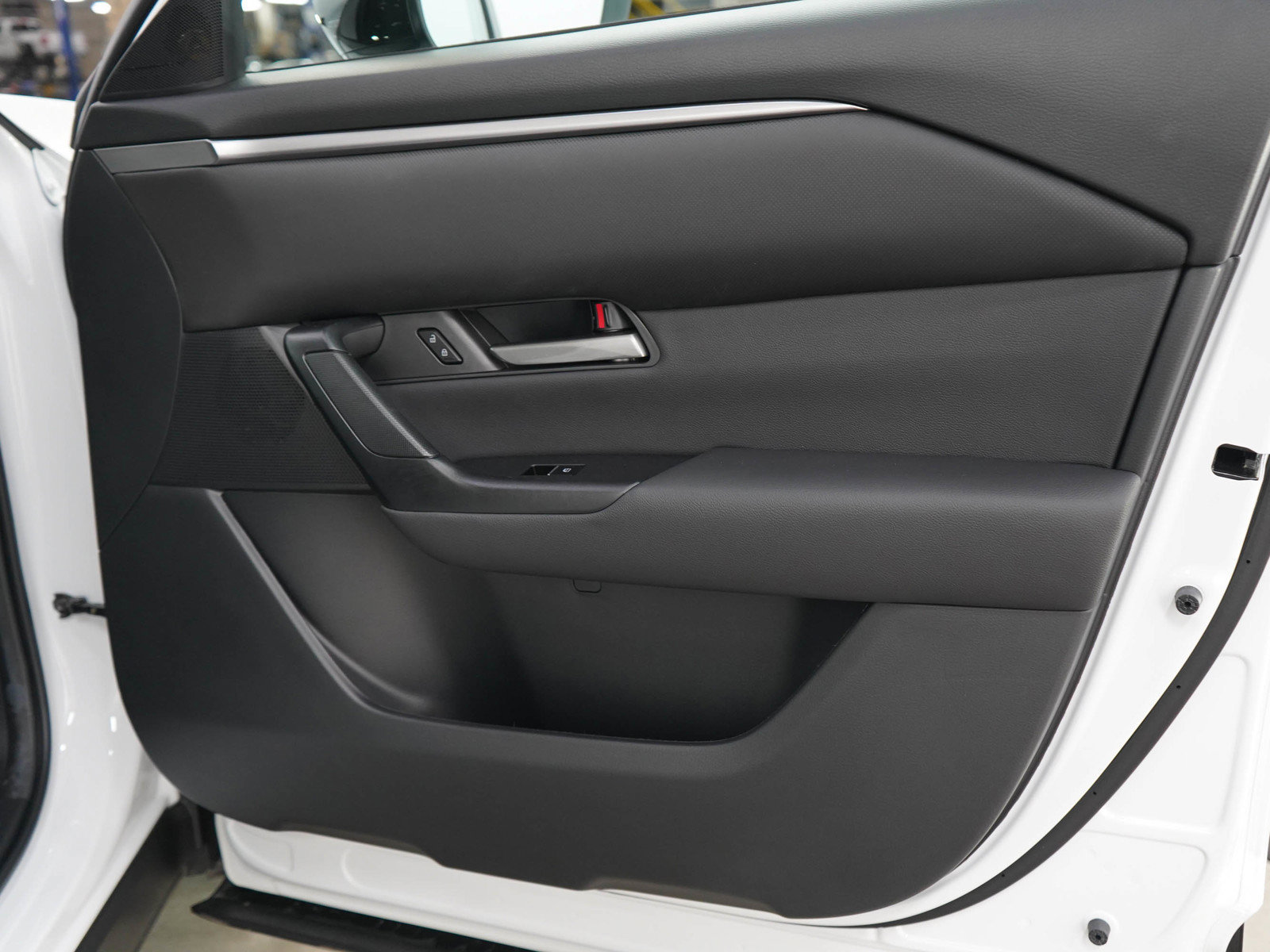Used 2024 MAZDA CX-50 AWD 2.5 S w/ Cargo Package image 9