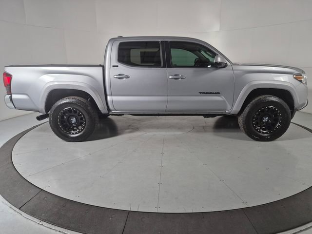 Certified 2019 Toyota Tacoma SR5 AWD/4WD image 5