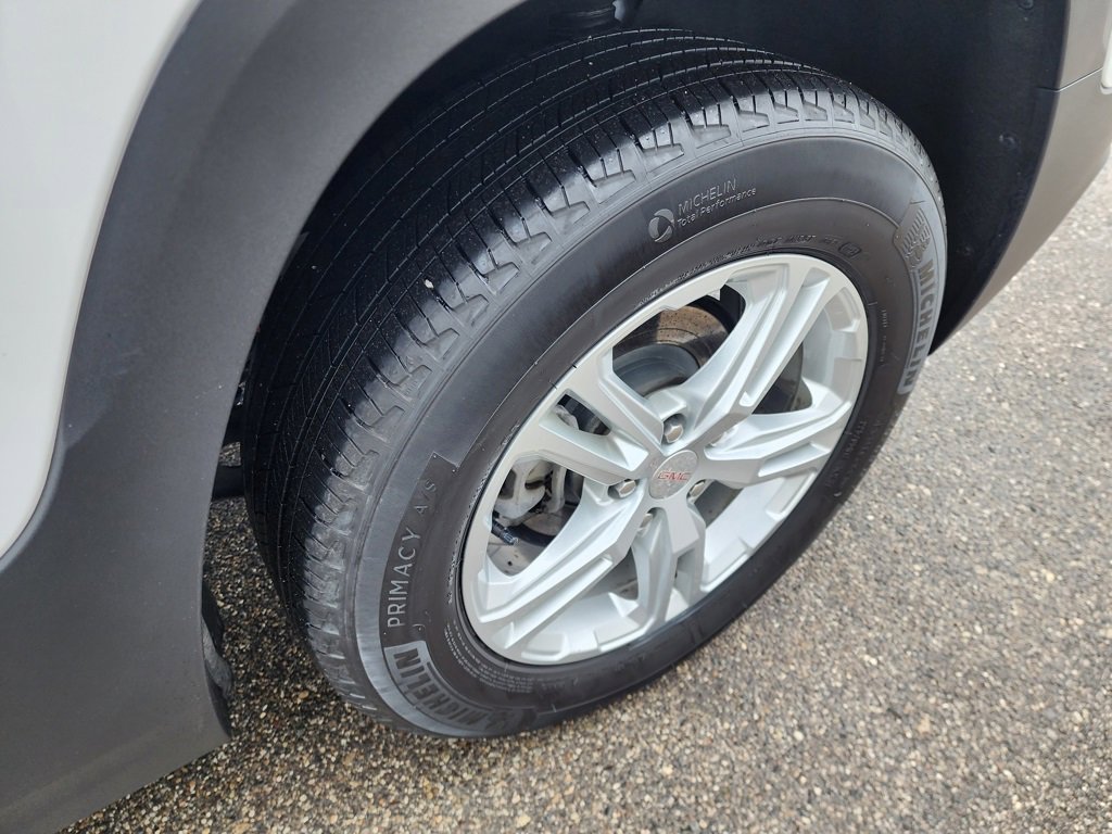 Certified 2023 GMC Terrain SLE w/ Driver Convenience Package image 9