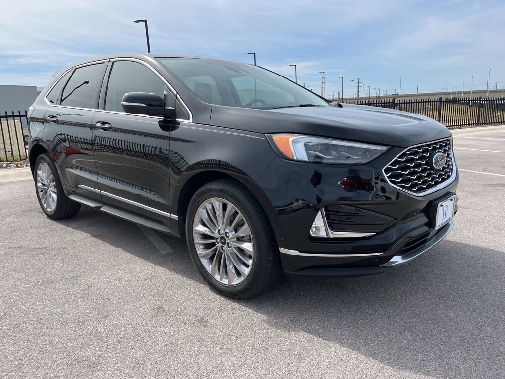 Used 2022 Ford Edge Titanium w/ Equipment Group 301A image 3