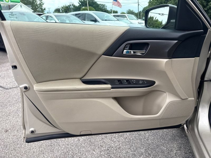 Used 2014 Honda Accord LX image 9