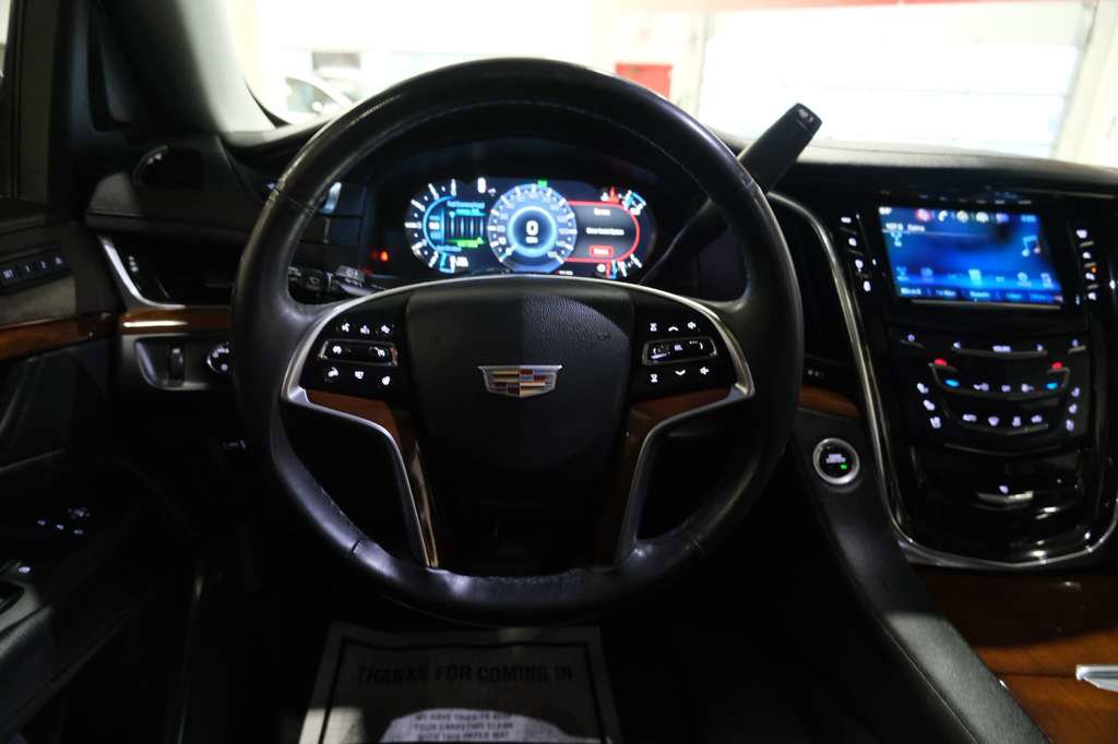 Used 2018 Cadillac Escalade Premium Luxury AWD/4WD image 33