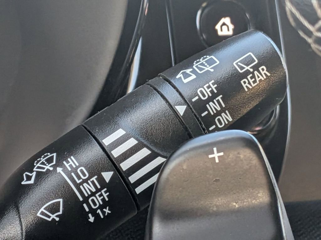 Used 2023 Buick Envision Essence w/ Sport Touring Package image 23