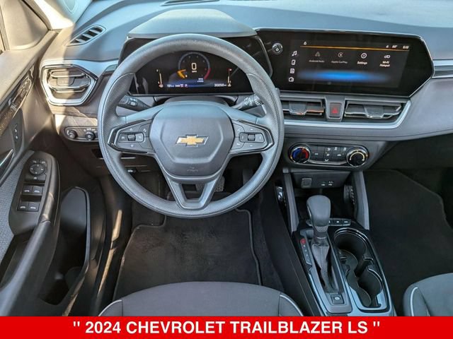 Used 2024 Chevrolet TrailBlazer LS AWD/4WD image 30