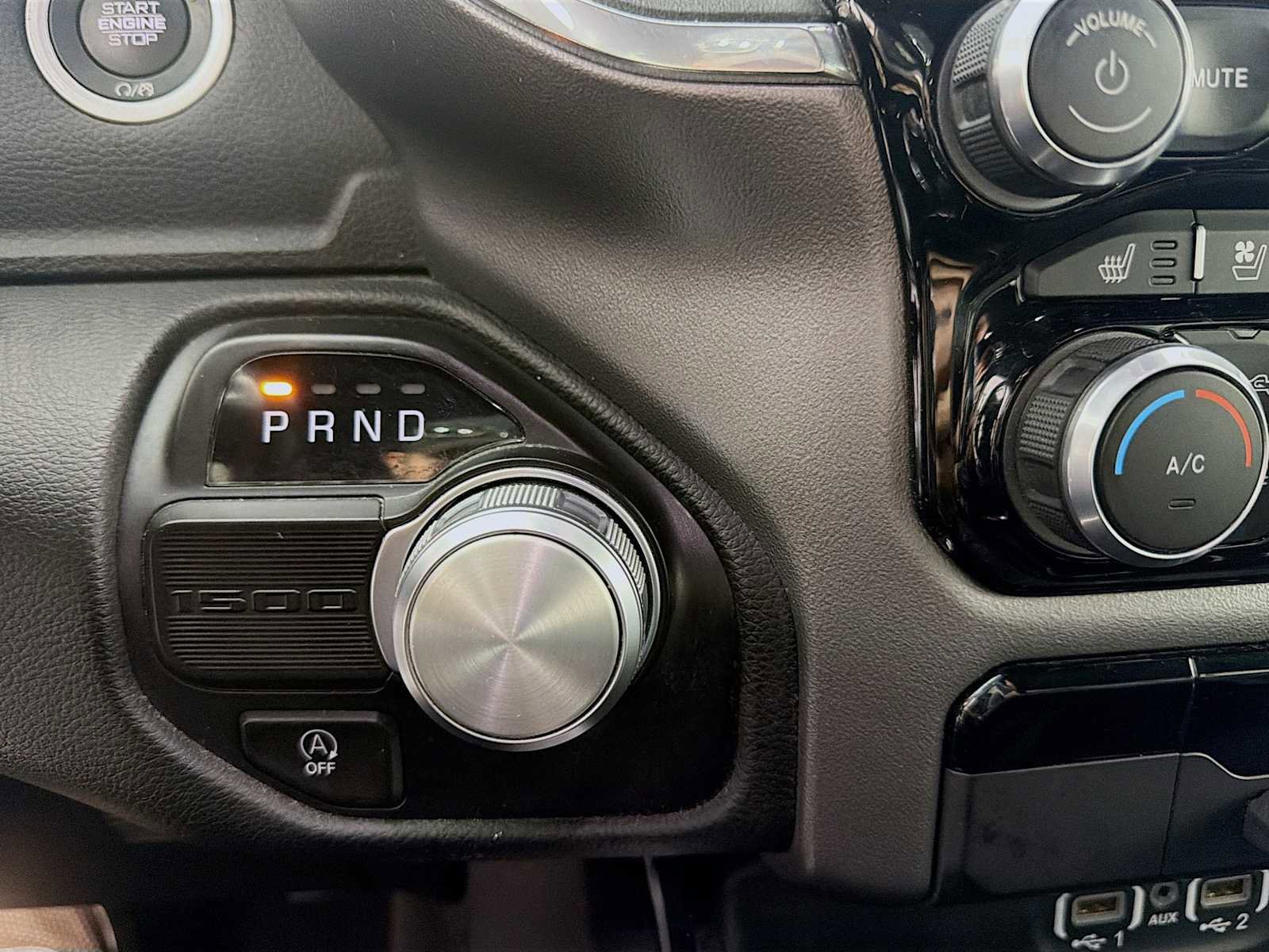 Used 2024 RAM 1500 Laramie RWD image 15