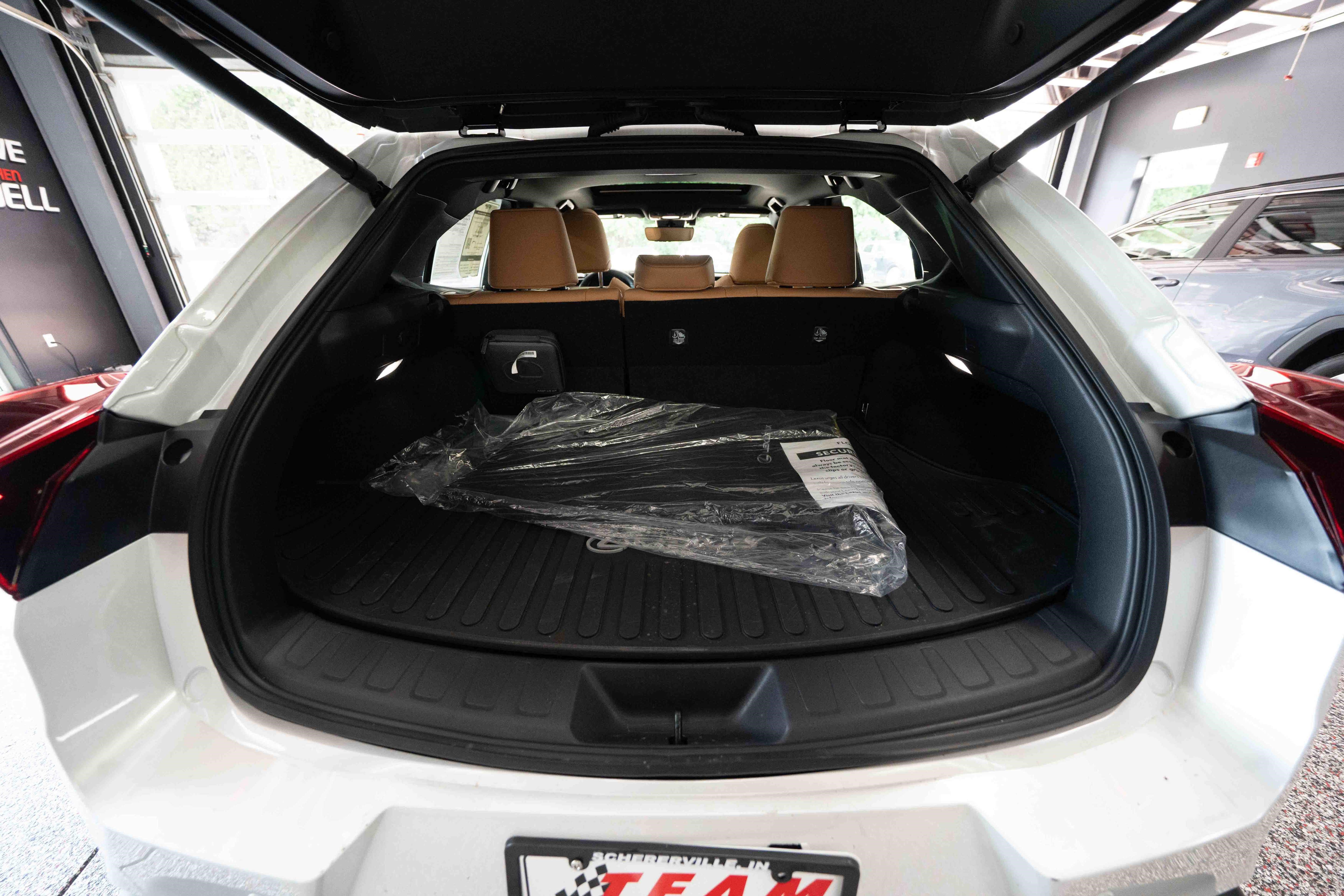 Used 2024 Lexus UX 250h AWD w/ Premium Package image 28