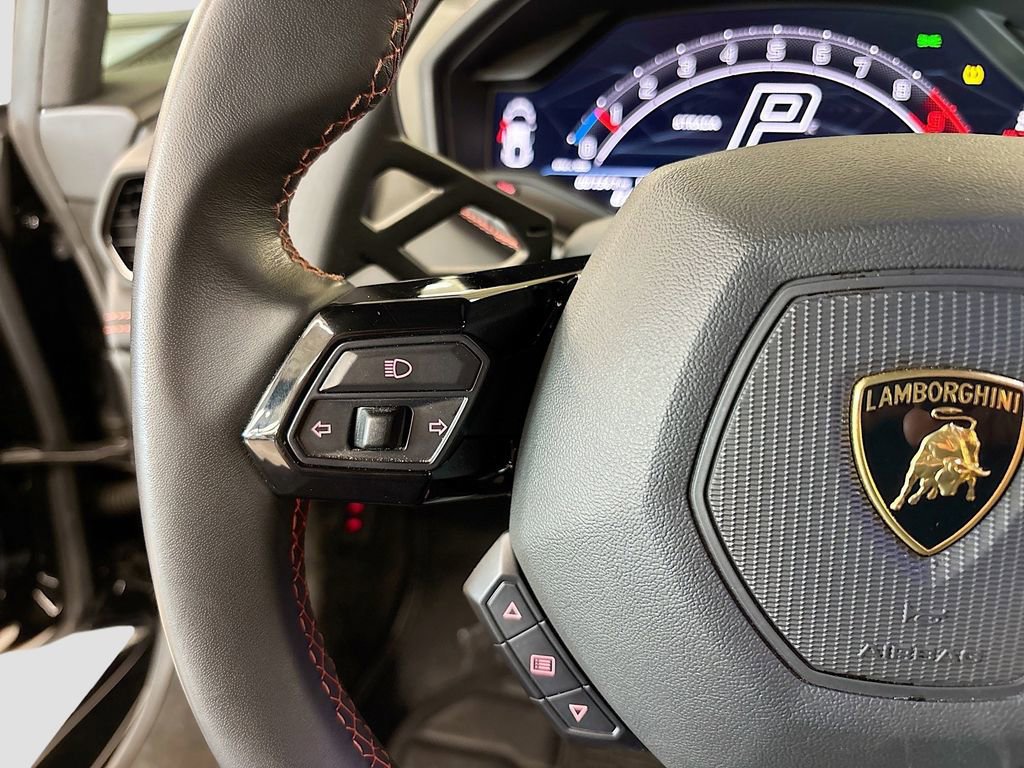Used 2024 Lamborghini Huracan Tecnica image 17