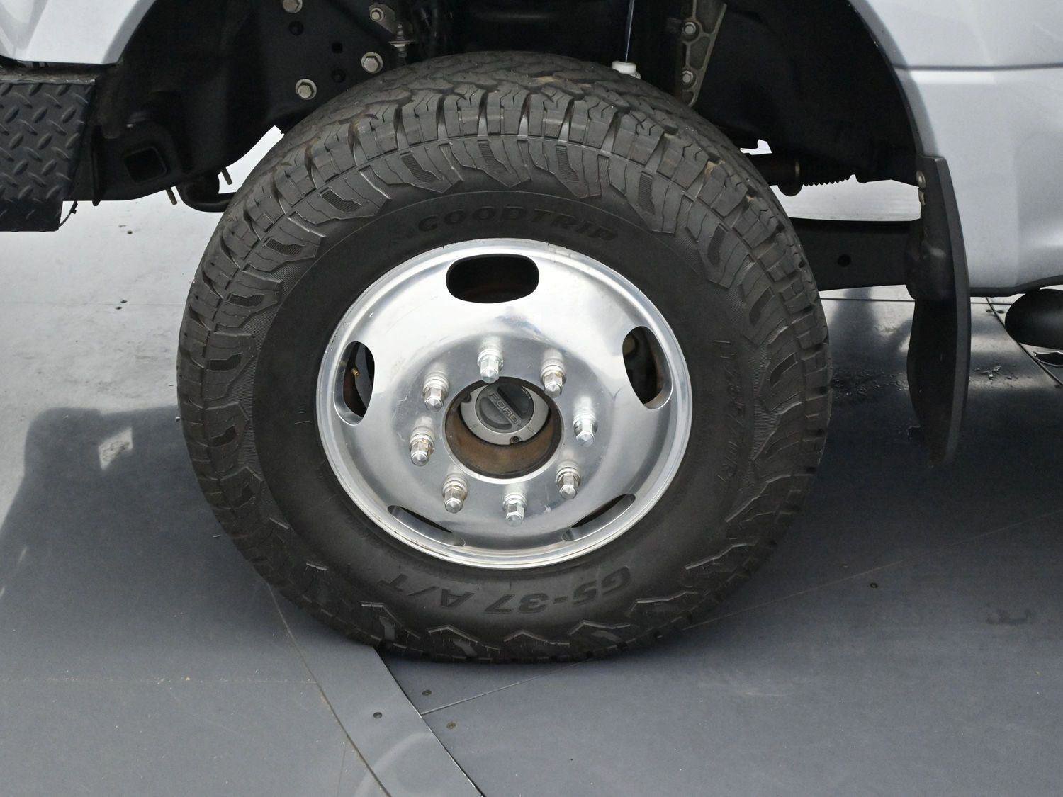 Used 2020 Ford F350 Lariat w/ Lariat Value Package image 37