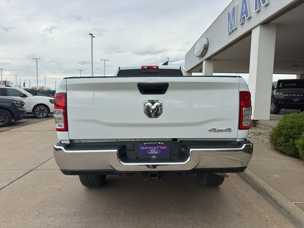 Used 2024 RAM 2500 Tradesman w/ Chrome Appearance Group AWD/4WD image 9