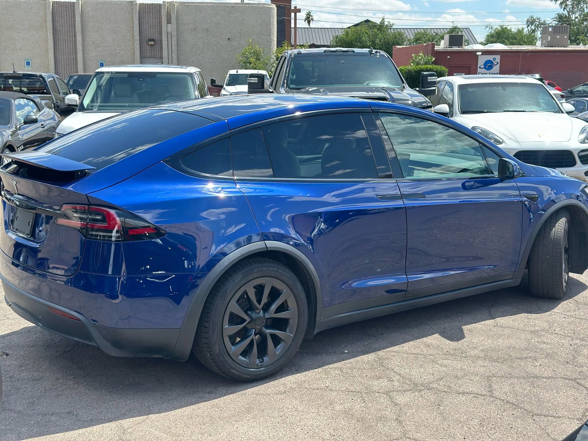 Used 2023 Tesla Model X image 3