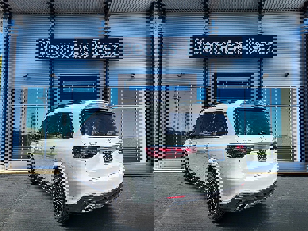 New 2026 Mercedes-Benz GLS 450 4MATIC image 4