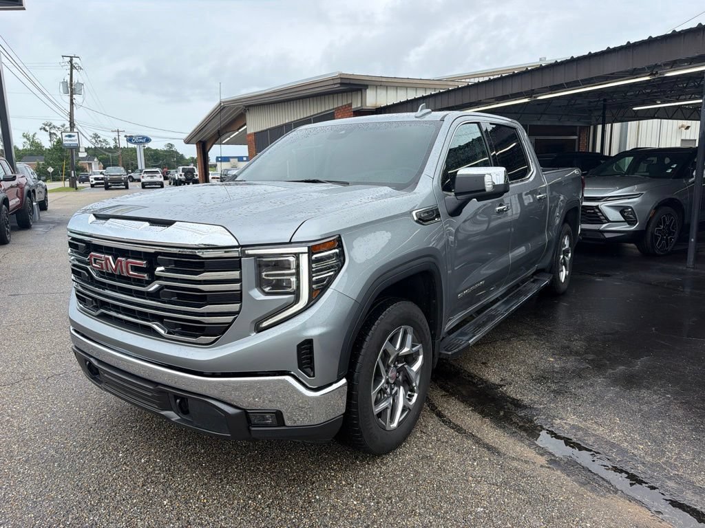 Used 2024 GMC Sierra 1500 SLT w/ SLT Premium Package AWD/4WD image 2