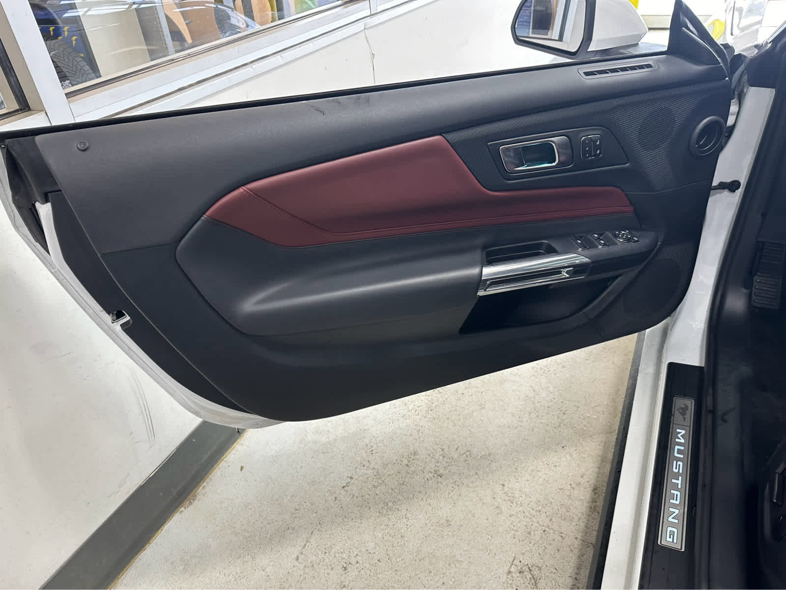 Used 2025 Ford Mustang Premium image 15