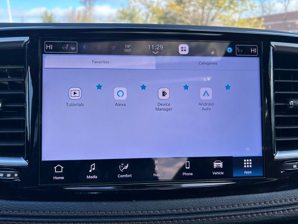New 2025 Chrysler Pacifica Pinnacle w/ Trailer Tow Group AWD/4WD image 12