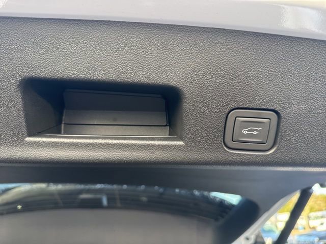 New 2026 GMC Acadia Elevation image 30