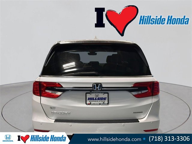 Certified 2022 Honda Odyssey Touring image 4