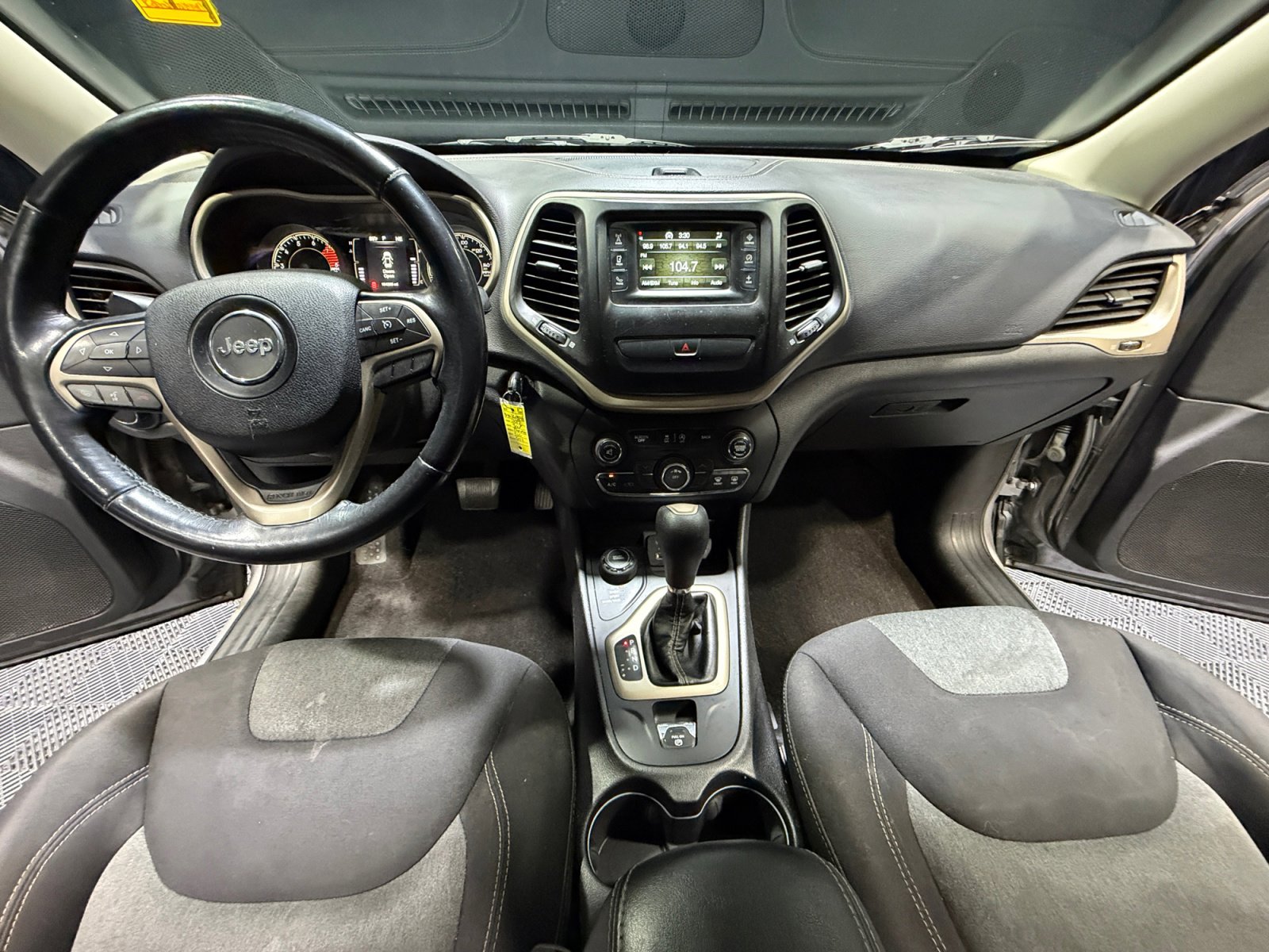 Used 2017 Jeep Cherokee Sport AWD/4WD image 20