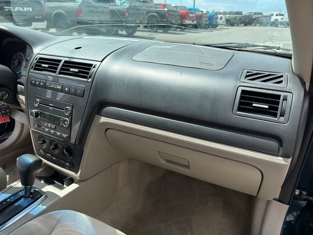Used 2009 Ford Fusion SE FWD image 30
