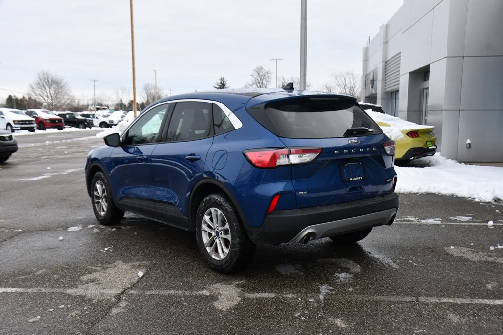 Used 2022 Ford Escape SE image 4