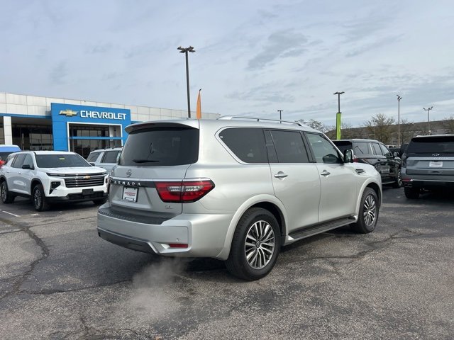 Used 2024 Nissan Armada SL w/ Captain's Chairs Package image 3