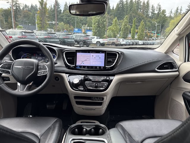 Used 2024 Chrysler Pacifica Limited FWD image 11