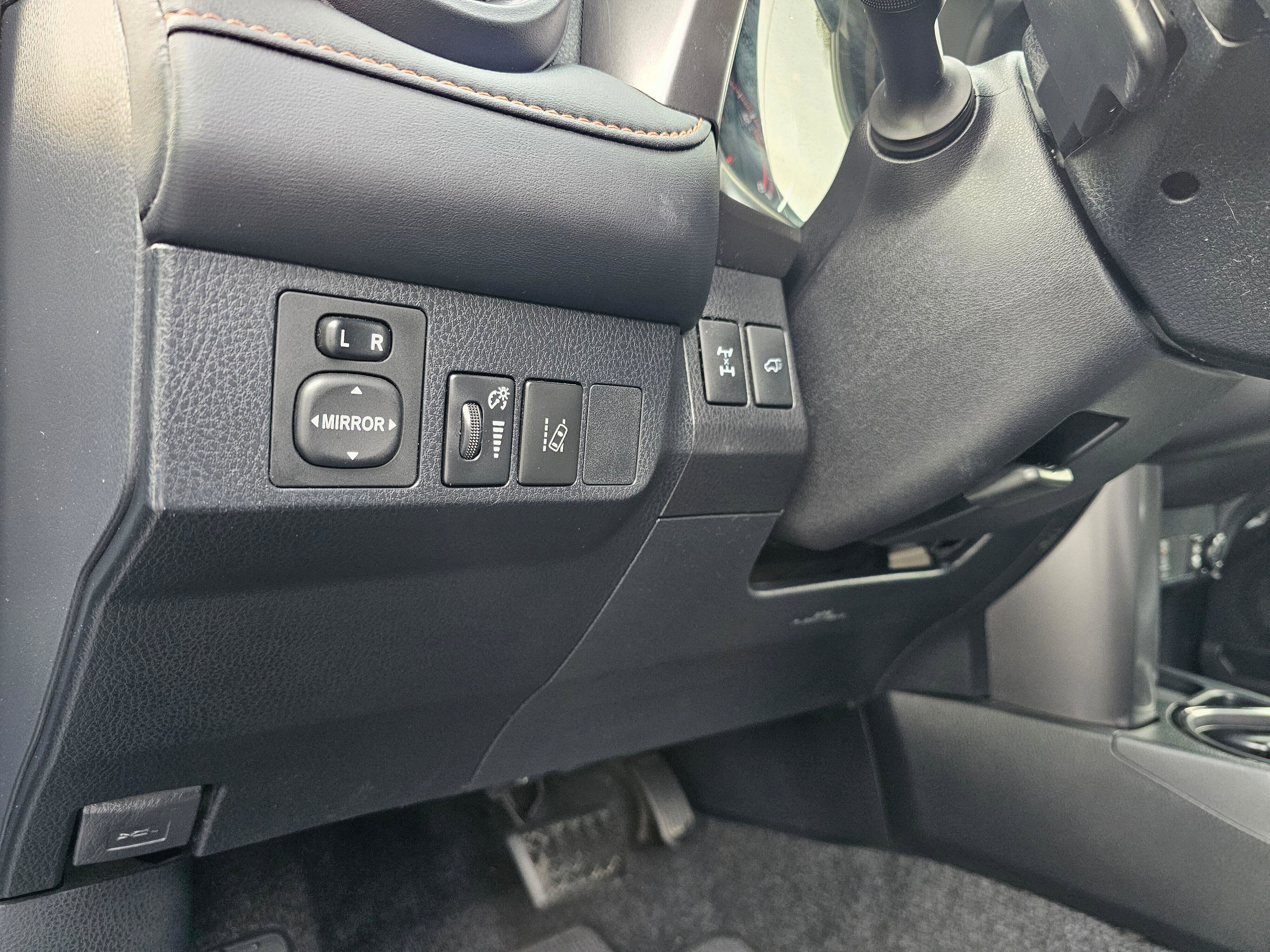 Used 2017 Toyota RAV4 SE w/ Power Extra Value Package AWD/4WD image 21